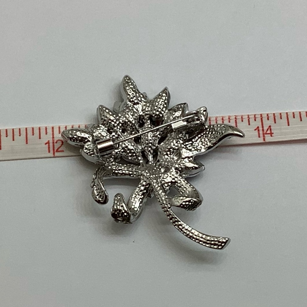 Black/Dark Gray Flower Bouquet Brooch - Picture 6 of 6